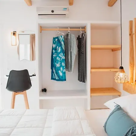 Apartment Molos *